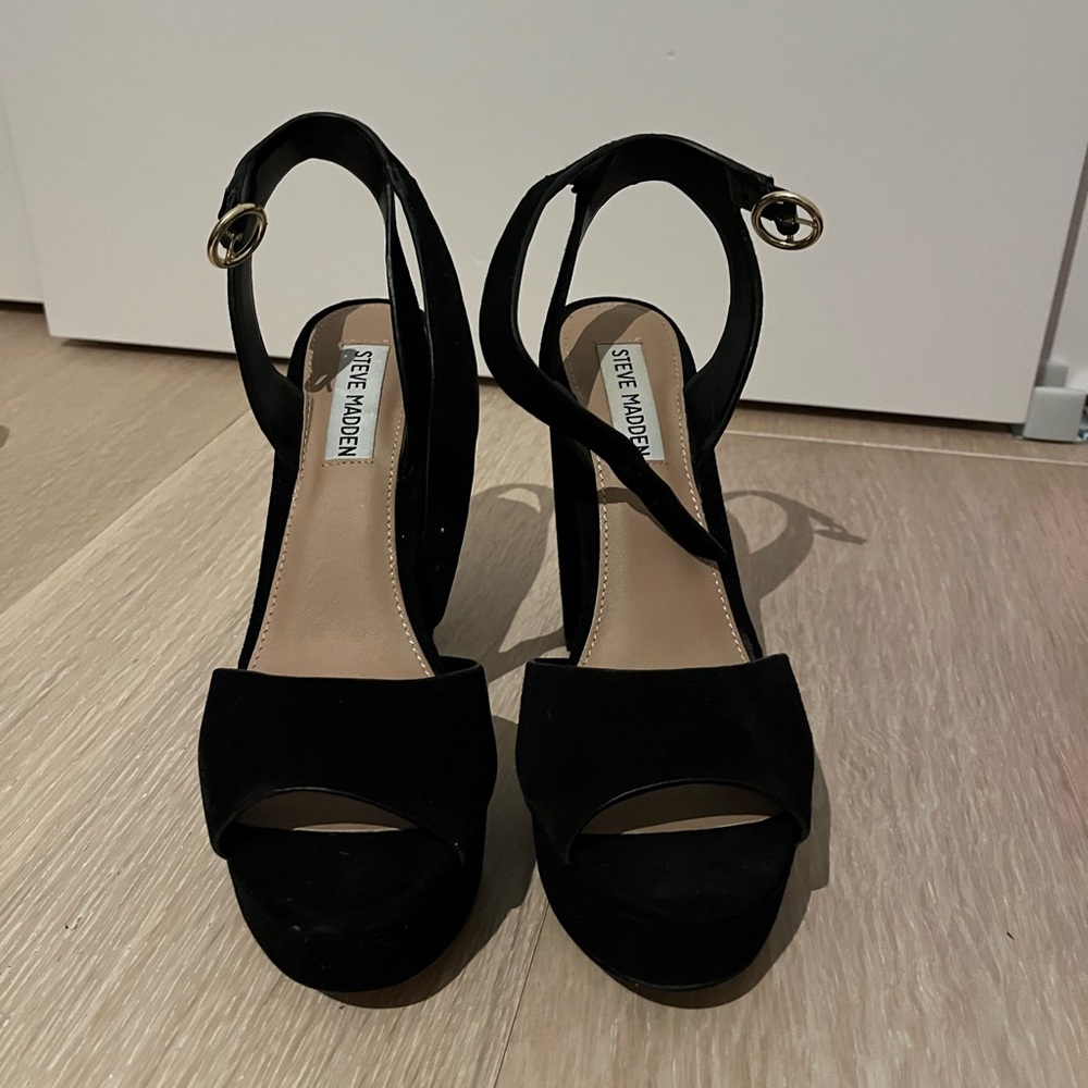 BLACK STEVE MADDEN OPEN TOE HEEL SIZE 39/US8.5